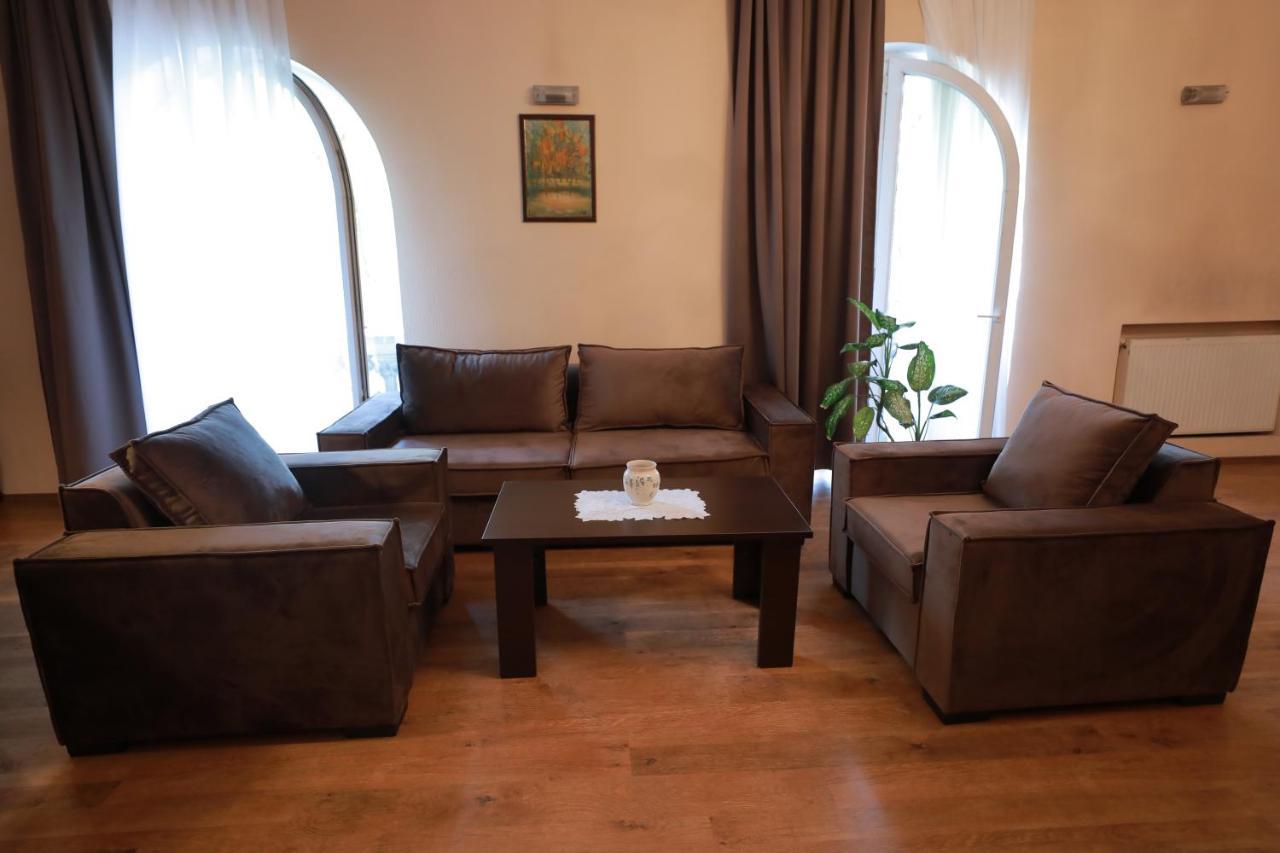 Apartment At 12 Baratashvili Street Tbilisi Esterno foto