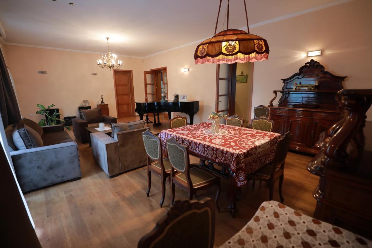Apartment At 12 Baratashvili Street Tbilisi Esterno foto
