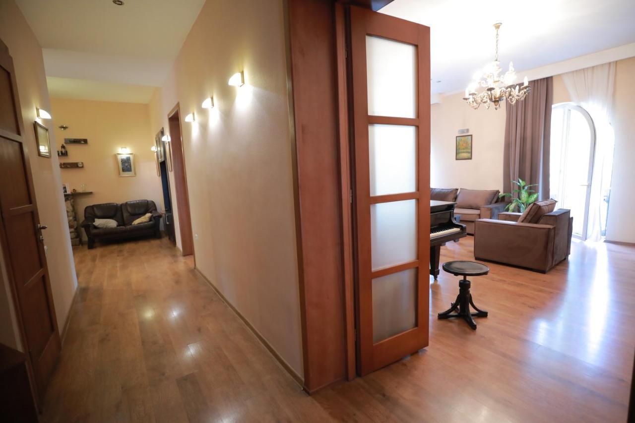 Apartment At 12 Baratashvili Street Tbilisi Esterno foto