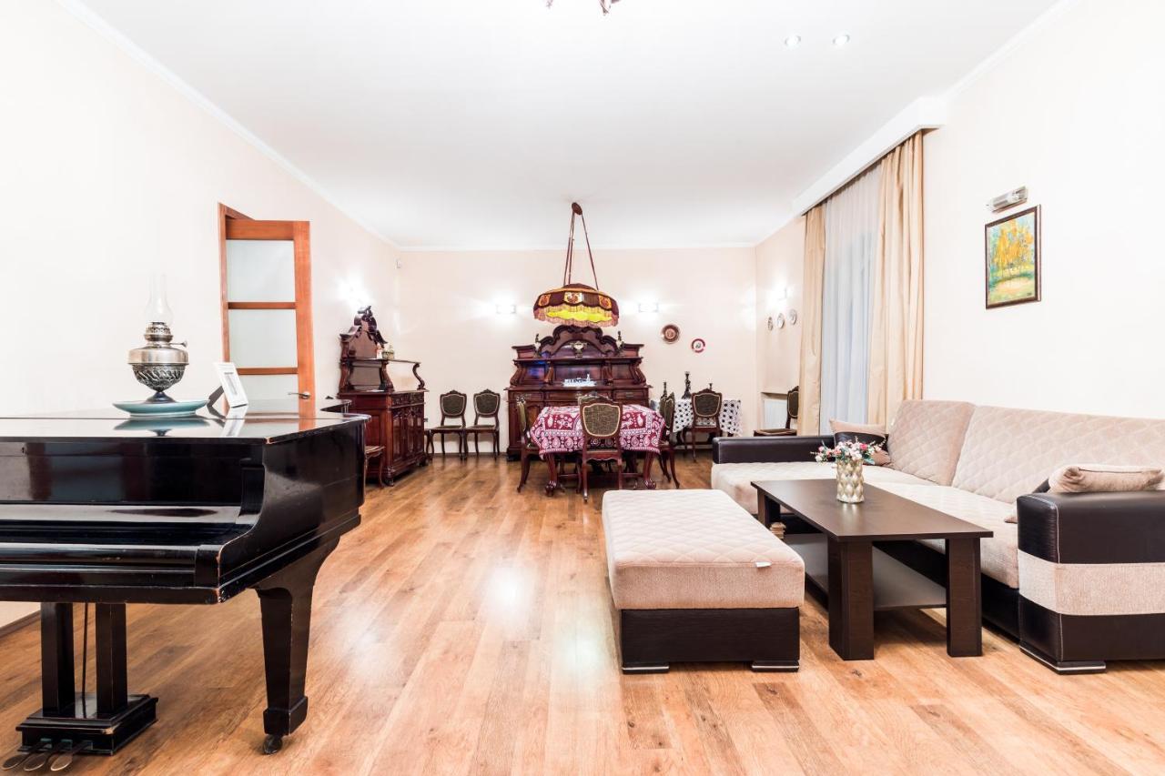 Apartment At 12 Baratashvili Street Tbilisi Esterno foto