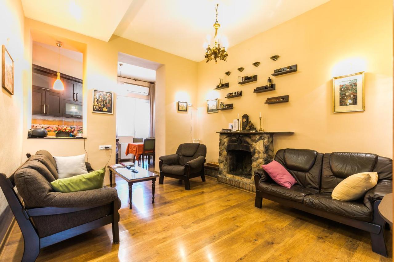 Apartment At 12 Baratashvili Street Tbilisi Esterno foto