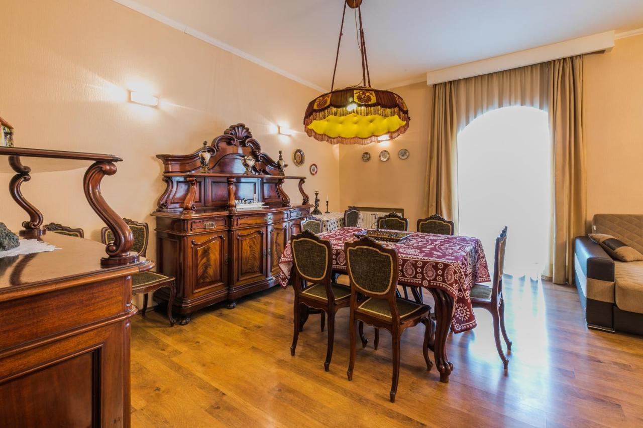 Apartment At 12 Baratashvili Street Tbilisi Esterno foto